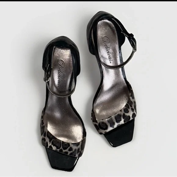 Delicious Peep Toe Stilettos Size 7.5 Women’s With Animal Cheetah Print - Picture 1 of 7